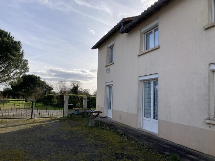 Image No.1-4 Bed Farmhouse for sale