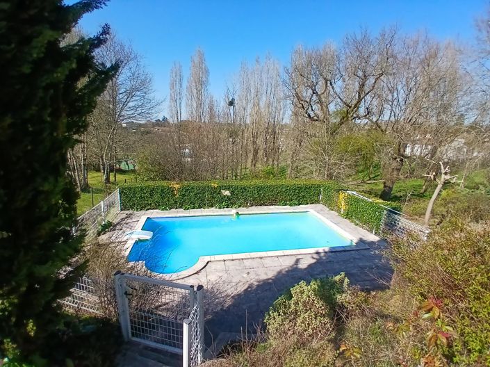 Image No.1-4 Bed House for sale