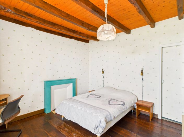 Image No.10-2 Bed House for sale