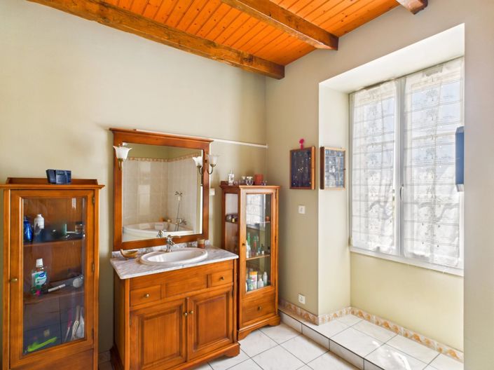 Image No.11-2 Bed House for sale