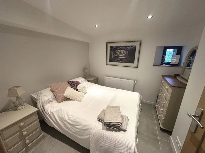 Image No.14-4 Bed House for sale