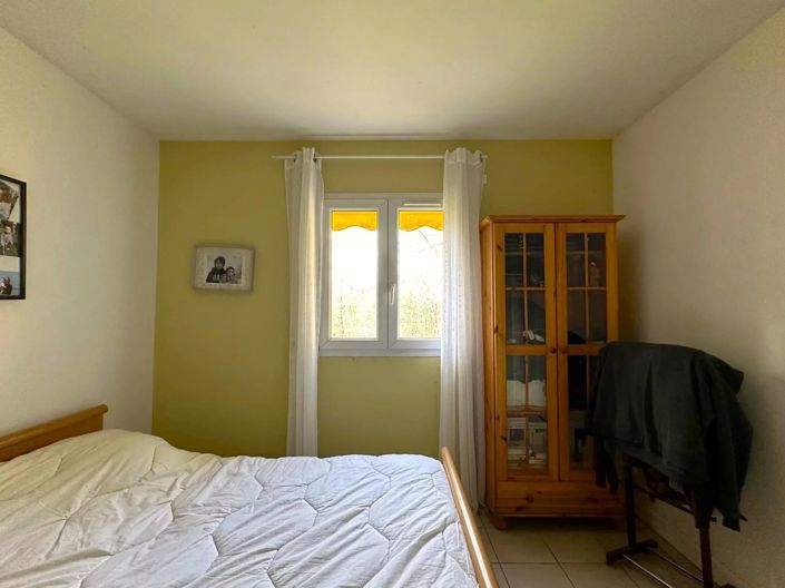 Image No.8-6 Bed House for sale