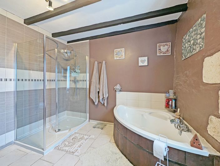 Image No.8-2 Bed House for sale