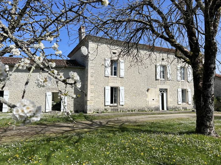 Image No.1-4 Bed House for sale