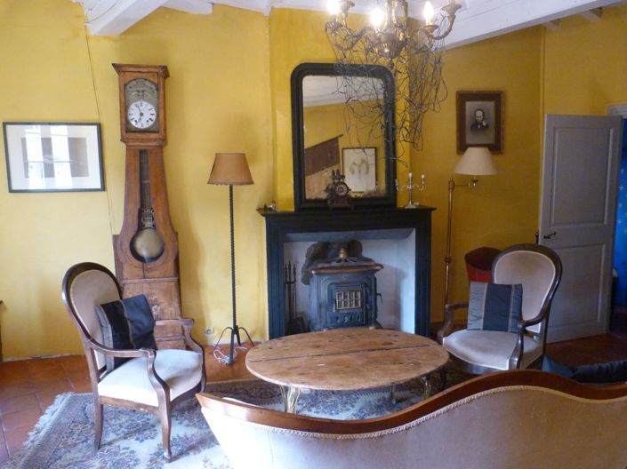 Image No.11-12 Bed House for sale