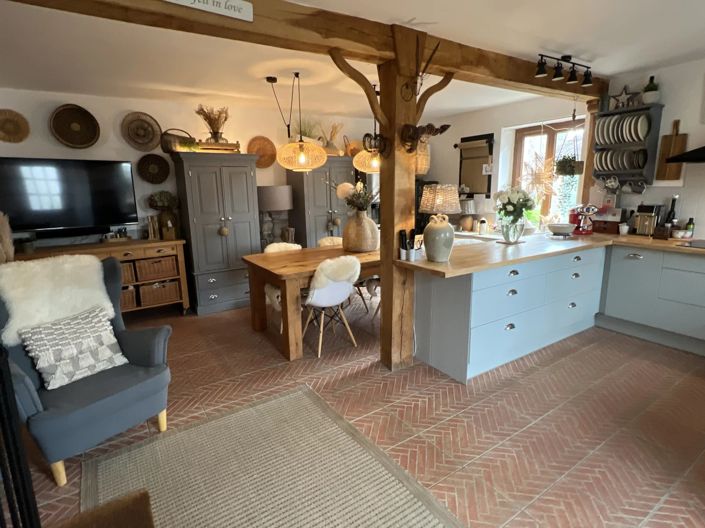 Image No.4-2 Bed House for sale