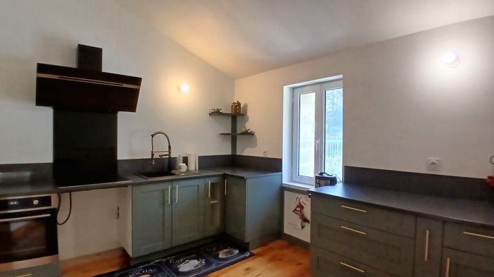 Image No.11-3 Bed House for sale