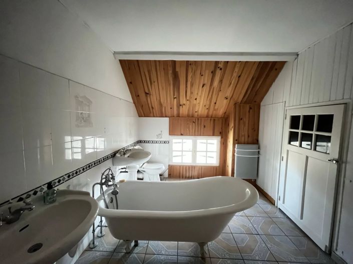 Image No.9-3 Bed House for sale