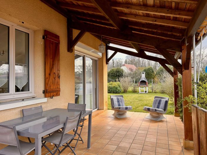 Image No.11-9 Bed House for sale