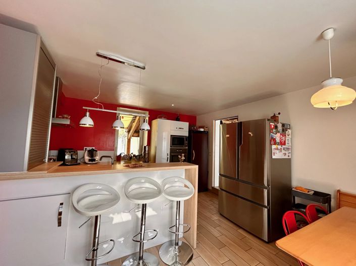 Image No.5-9 Bed House for sale