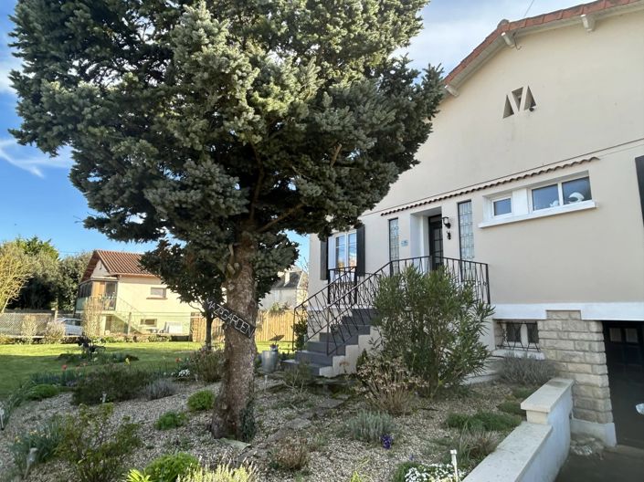 Image No.1-Maison de village de 3 chambres à vendre à Chef-Boutonne