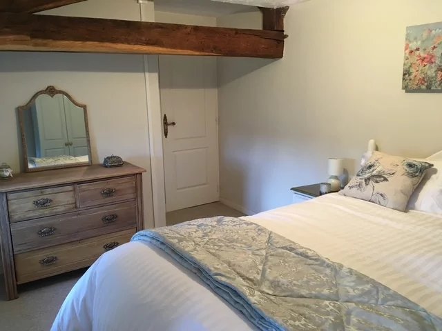 Image No.7-7 Bed House for sale