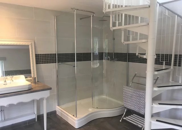 Image No.9-7 Bed House for sale