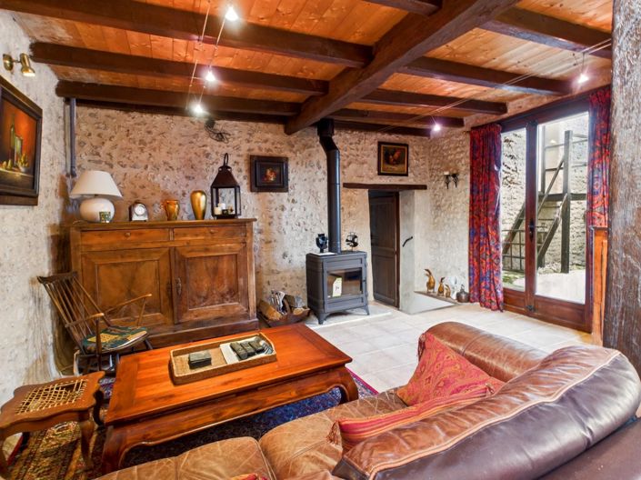 Image No.4-4 Bed Village House for sale