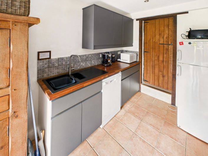 Image No.7-4 Bed Village House for sale