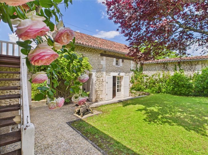Image No.1-Maison de 10 chambres à vendre à Verteillac