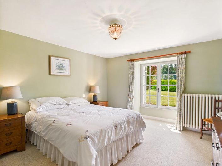 Image No.13-10 Bed House for sale