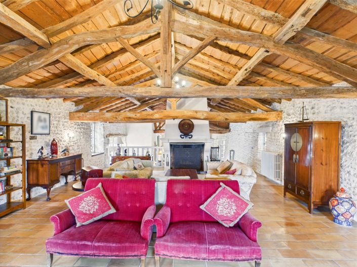 Image No.14-10 Bed House for sale