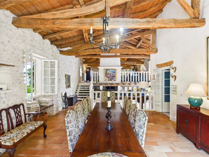 Image No.7-10 Bed House for sale