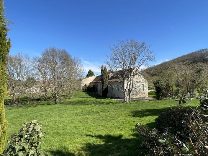 Image No.2-4 Bed Farmhouse for sale