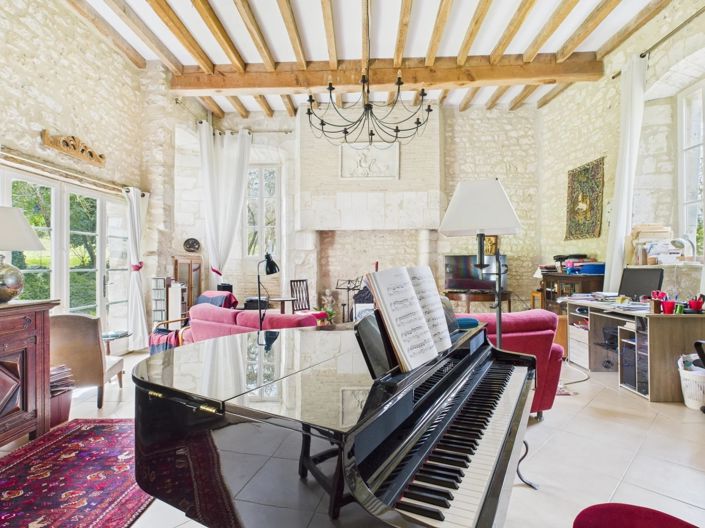 Image No.4-4 Bed Farmhouse for sale