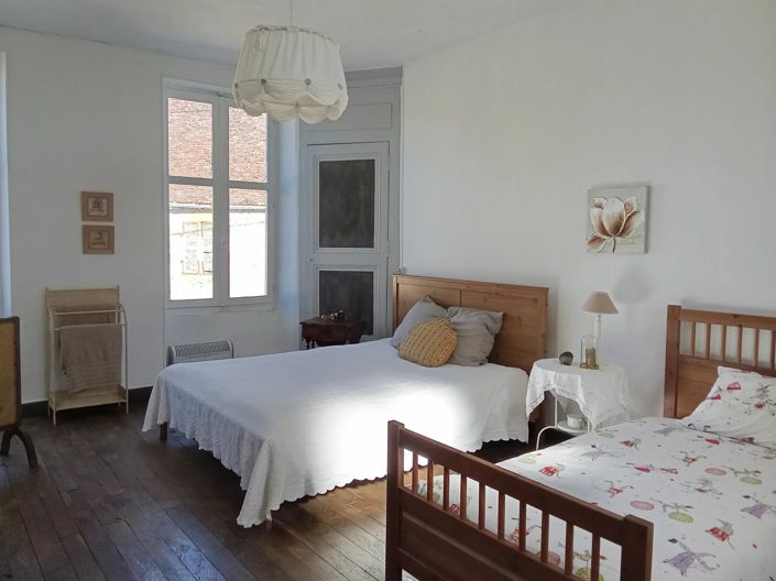 Image No.7-Maison de village de 2 chambres à vendre à Lussac-les-Églises