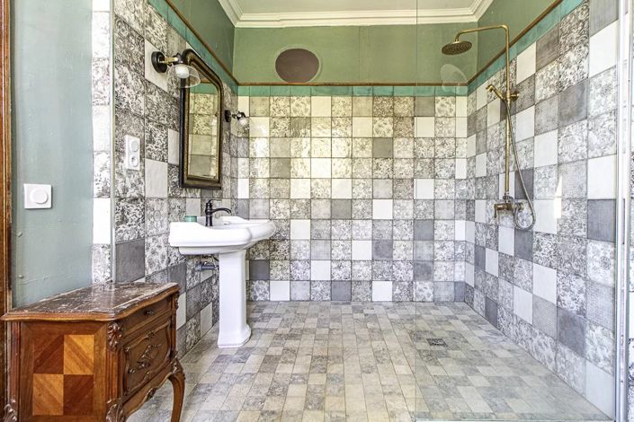 Image No.11-8 Bed House for sale