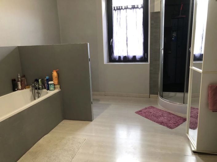 Image No.10-5 Bed House for sale