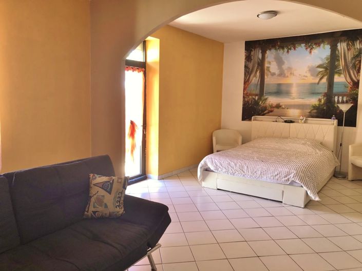 Image No.5-5 Bed House for sale