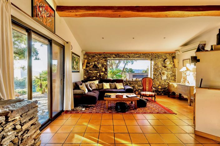 Image No.6-4 Bed House for sale