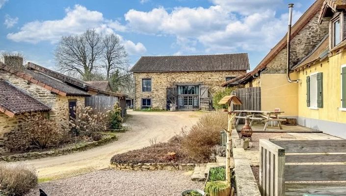 Image No.1-9 Bed Farmhouse for sale