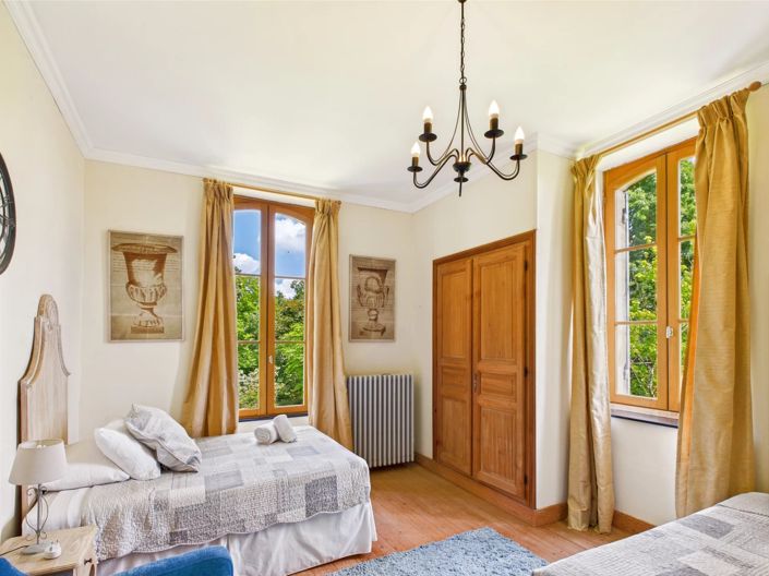 Image No.11-5 Bed House for sale