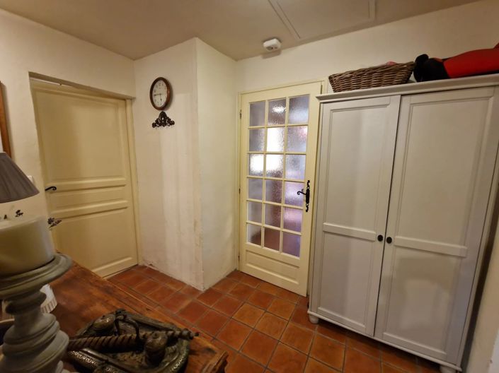 Image No.9-2 Bed House for sale