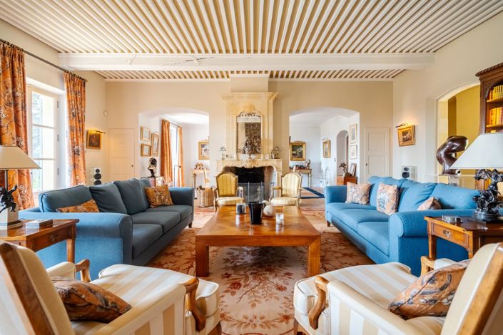 Image No.3-7 Bed Property for sale