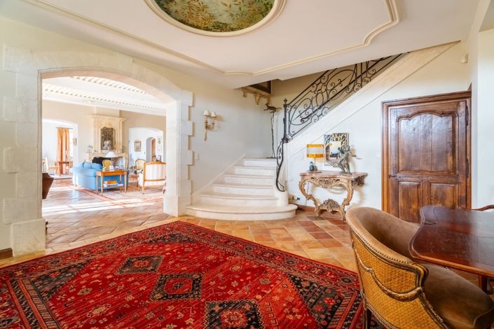 Image No.5-7 Bed Property for sale