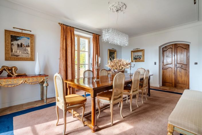 Image No.5-7 Bed Property for sale
