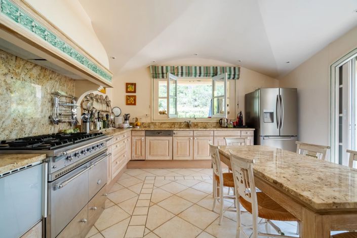 Image No.7-7 Bed Property for sale