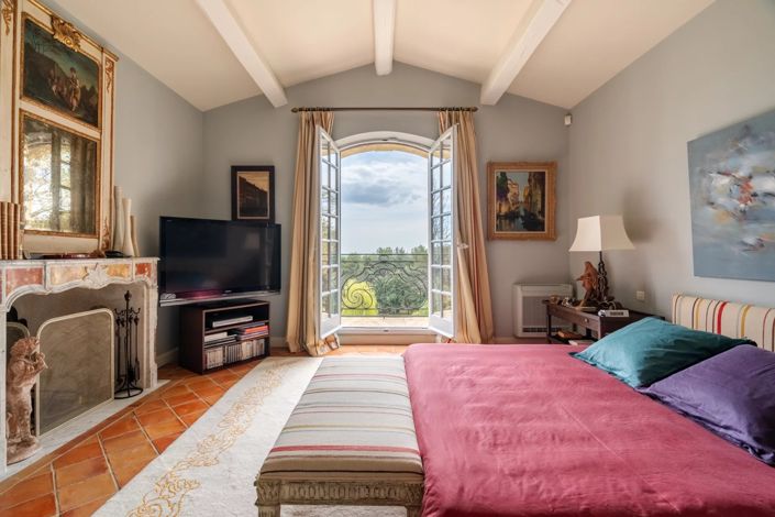 Image No.8-7 Bed Property for sale