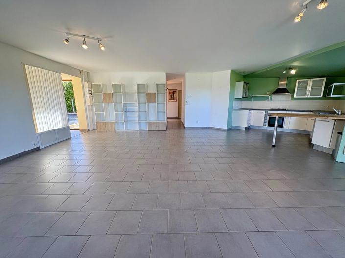 Image No.3-3 Bed House for sale