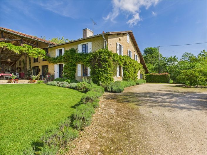 Image No.1-4 Bed House for sale