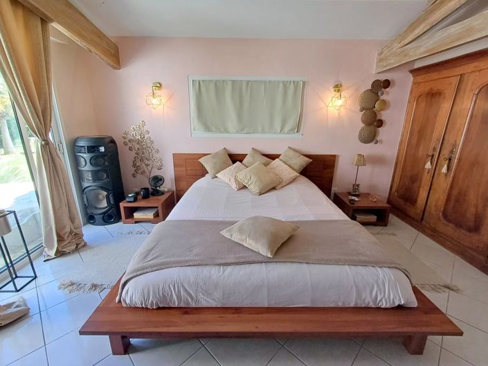 Image No.10-5 Bed House for sale