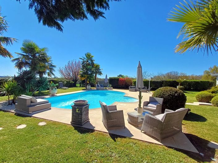 Image No.1-5 Bed House for sale