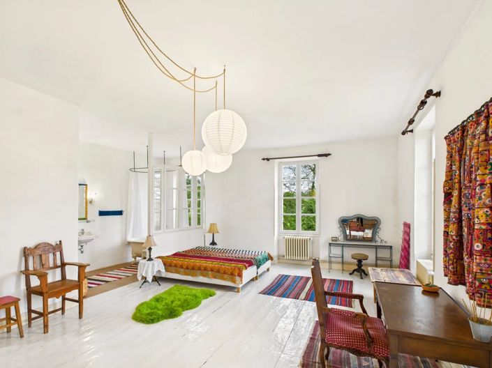 Image No.8-8 Bed House for sale