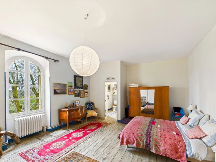 Image No.9-8 Bed House for sale