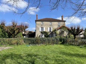 1 - Thiat, House