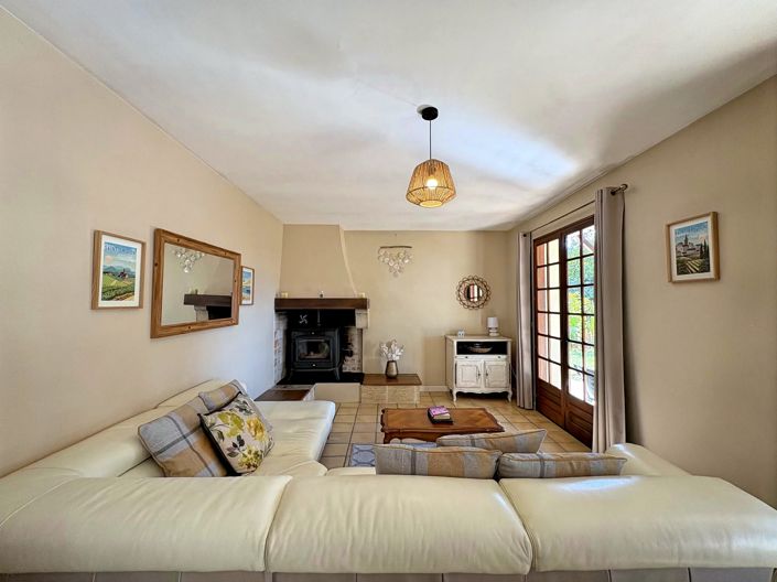 Image No.6-4 Bed House for sale