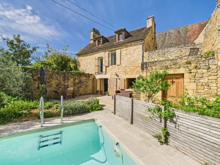 Image No.1-3 Bed Village House for sale