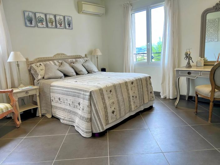 Image No.11-5 Bed House for sale