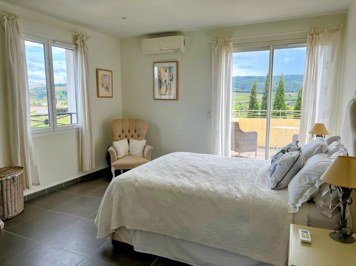 Image No.10-5 Bed House for sale