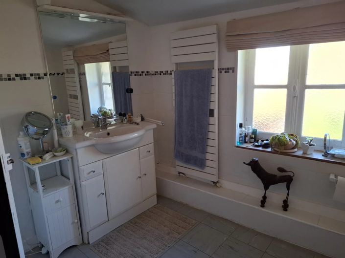 Image No.10-7 Bed Village House for sale